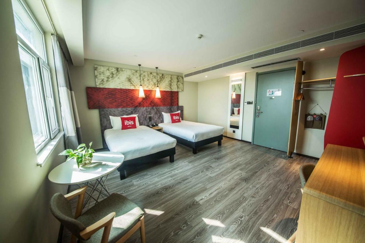 Ibis Urumqi Weixing Square Hotel Екстер'єр фото