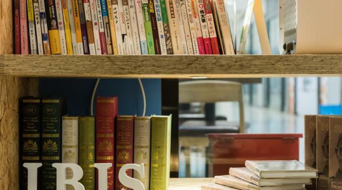 Ibis Urumqi Weixing Square Hotel Екстер'єр фото